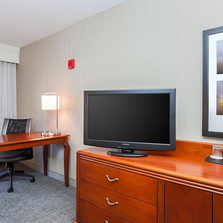 Courtyard By Marriott Roseville Galleria Mall/Creekside Ridge Drive Exterior foto